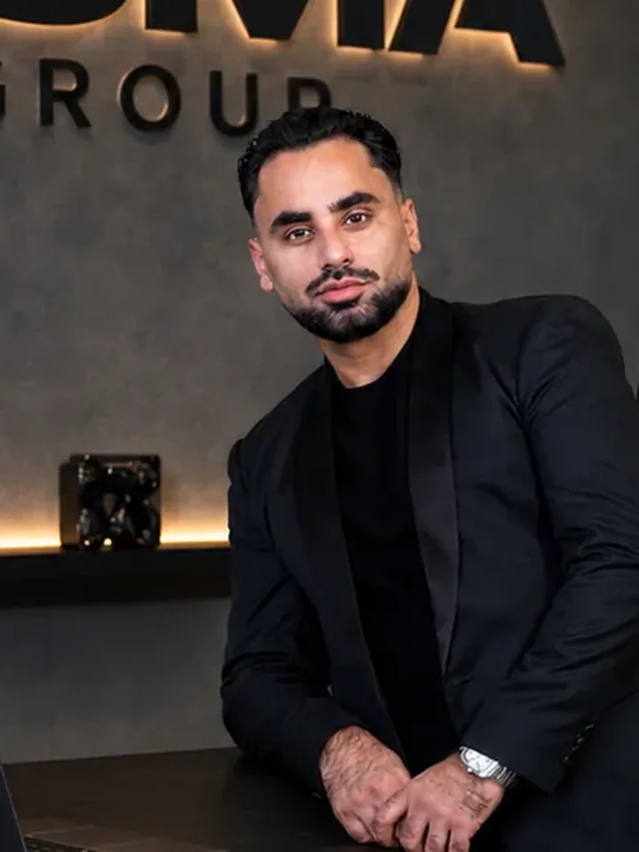 Retrato profesional de Eligio Reyes, CEO y productor ejecutivo de SMA GROUP. English: Professional portrait of Eligio Reyes, CEO and executive producer of SMA GROUP.